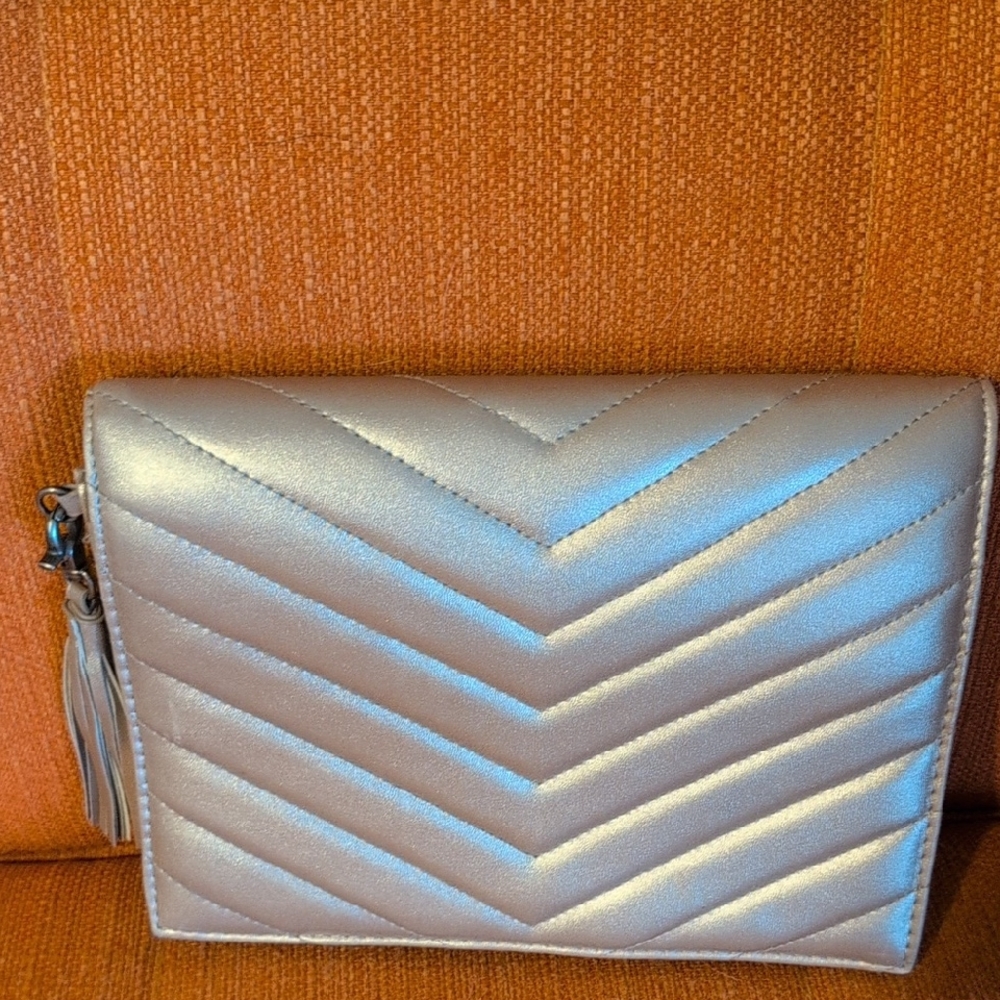 Elegant Champagne Colored Quilted Women's Clutch Bag